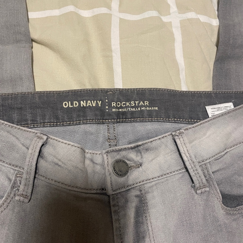Old Navy Rockstar Gray Jeans mid-rise